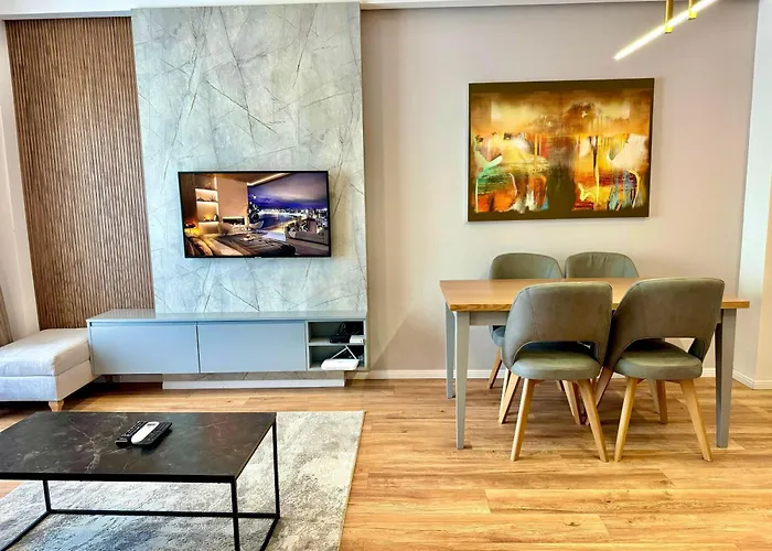 Tirana Central Golden Apartment